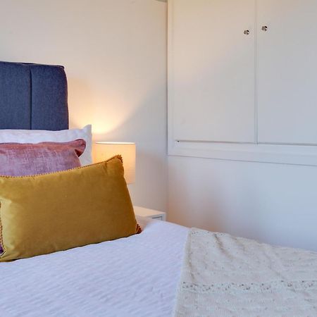 Cosy Two Bedroom House - Chelmsford - Free Parking And Wifi Eksteriør billede